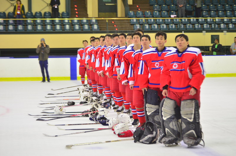 Illustration for article titled Photos: The North Korean Hockey Team